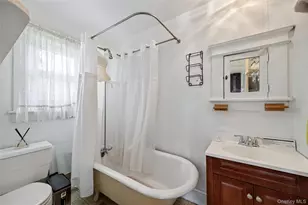 8 Juliet St, Bay Shore, NY 11706 - Photo 18