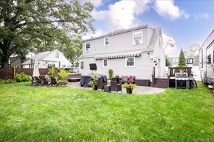 621 N Fulton Ave, Lindenhurst, NY 11757 - Photo 18