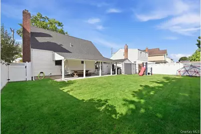 67 Raff Avenue, Mineola, NY 11501 - Photo 26