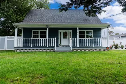 1369 N Clinton Avenue, Bay Shore, NY 11706 - Photo 2