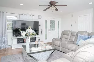 1369 N Clinton Ave, Bay Shore, NY 11706 - Photo 10