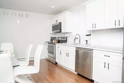1369 N Clinton Avenue, Bay Shore, NY 11706 - Photo 6