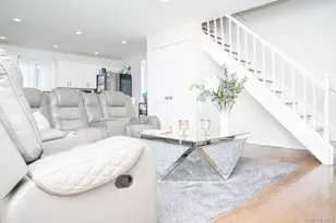 1369 N Clinton Ave, Bay Shore, NY 11706 - Photo 8