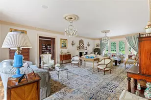 39 Chestnut Hill Dr, Upper Brookville, NY 11771 - Photo 10