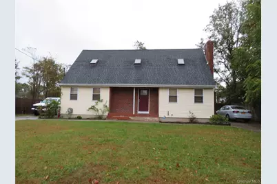 9 Palfrey Streets #B, Bay Shore, NY 11706 - Photo 1