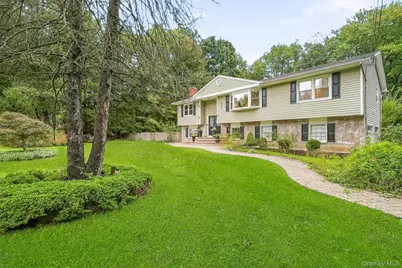 104 S Airmont Road, Suffern, NY 10901 - Photo 2