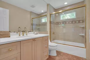 43 Stonehurst Ln, Dix Hills, NY 11746 - Photo 34