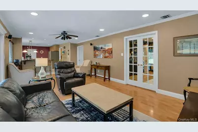 43 Stonehurst Lane, Dix Hills, NY 11746 - Photo 22