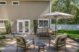 43 Stonehurst Ln, Dix Hills, NY 11746 - Photo 42