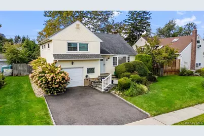 25 Marilyn Boulevard, Plainview, NY 11803 - Photo 28