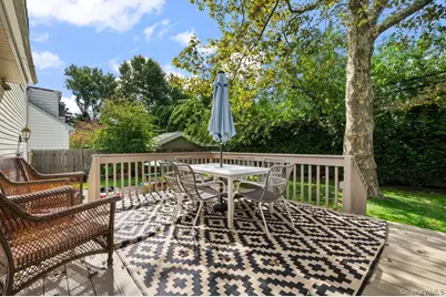 25 Marilyn Boulevard, Plainview, NY 11803 - Photo 22