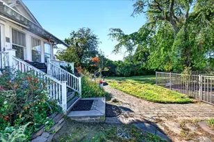 81 Oak Rd, Bayport, NY 11705 - Photo 24