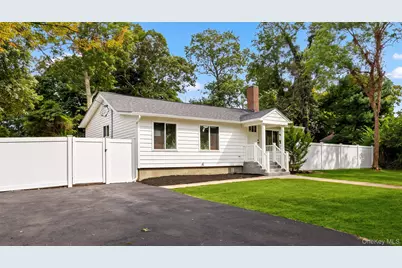 8 Woodlawn Avenue, Selden, NY 11784 - Photo 2