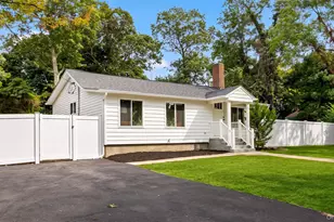 8 Woodlawn Ave, Selden, NY 11784 - Photo 2