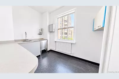 115 E 61st #10N, New York, NY 10065 - Photo 12