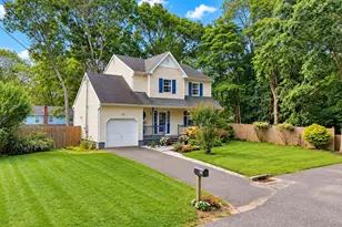 22 Logan Pl, Mastic, NY 11950 - Photo 22