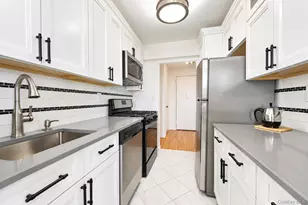 245 Rumsey Rd, Yonkers, NY 10701 - Photo 12