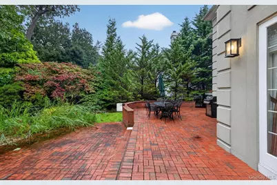 36 Stone Hill Drive S, Manhasset, NY 11030 - Photo 32
