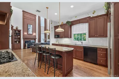 36 Stone Hill Drive S, Manhasset, NY 11030 - Photo 8