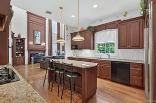36 Stonehill Dr S, Manhasset, NY 11030 - Photo 8