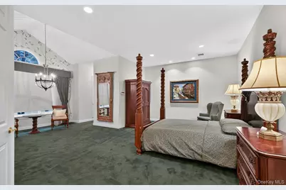 36 Stone Hill Drive S, Manhasset, NY 11030 - Photo 14