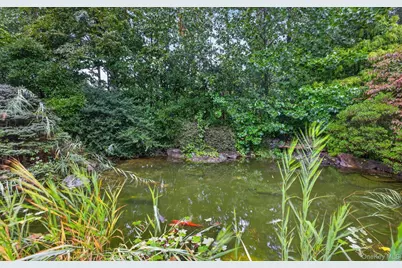 36 Stone Hill Drive S, Manhasset, NY 11030 - Photo 34