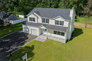 21 Fulton St, Centereach, NY 11720 - Photo 2