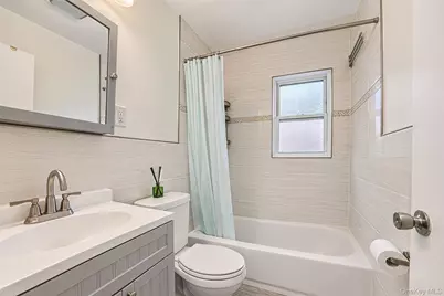 711 Covert Avenue, New Hyde Park, NY 11040 - Photo 10
