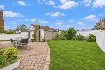 711 Covert Avenue, New Hyde Park, NY 11040 - Photo 22