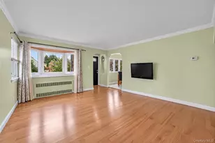 711 Covert Ave, New Hyde Park, NY 11040 - Photo 4