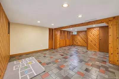 711 Covert Avenue, New Hyde Park, NY 11040 - Photo 16
