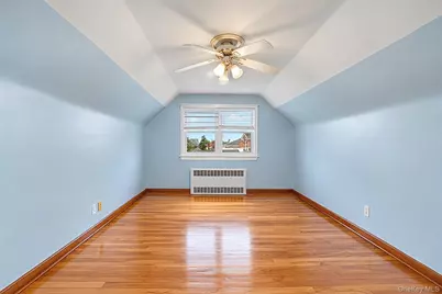 711 Covert Avenue, New Hyde Park, NY 11040 - Photo 14