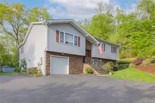 5 Nickolaus Ln, Nanuet, NY 10954 - Photo 2