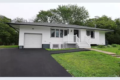 1537 Agate Street, Bay Shore, NY 11706 - Photo 1