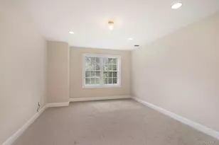 991 Madeira Blvd, Melville, NY 11747 - Photo 8