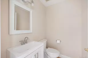 991 Madeira Blvd, Melville, NY 11747 - Photo 12