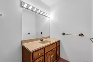 25 Sherry Ln, Hauppauge, NY 11788 - Photo 16