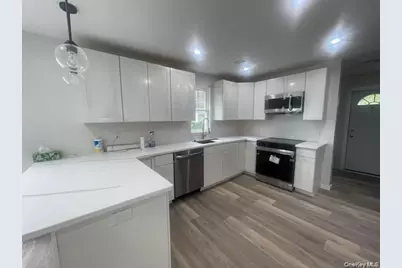 428 Americus Avenue, Patchogue, NY 11772 - Photo 4