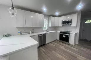 428 Americus Ave, Patchogue, NY 11772 - Photo 4