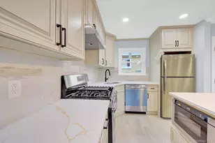 77 Roquette Ave, Elmont, NY 11003 - Photo 12