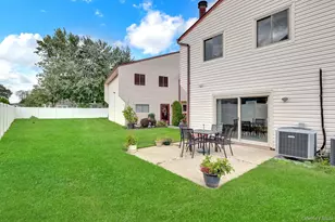 650 Newbridge Rd, East Meadow, NY 11554 - Photo 24