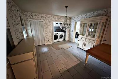 116 Carleton Avenue, Islip Terrace, NY 11752 - Photo 4