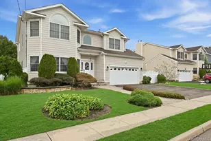 151 Monroe St, Massapequa Park, NY 11762 - Photo 2