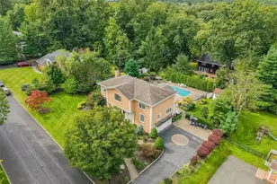 22 Beaumont Dr, New City, NY 10956 - Photo 2