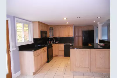 [Address not provided], East Setauket, NY 11733 - Photo 2