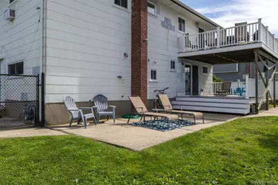 121 W Lake Drive, Lindenhurst, NY 11757 - Photo 26