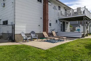 121 W Lake Dr, Lindenhurst, NY 11757 - Photo 26