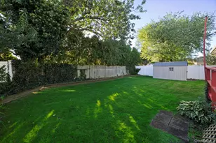 2066 Seaford Ave, Seaford, NY 11783 - Photo 28