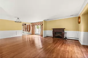 32 Glenmere Ln, Commack, NY 11725 - Photo 4