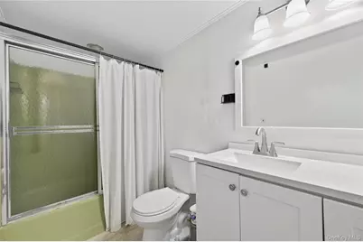 31 Nesaquake Avenue, Port Washington, NY 11050 - Photo 18